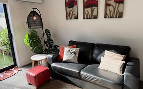 Central 2 King Bdrm 2 Bath 1 Min Walk To Casino Town Hall Tepai